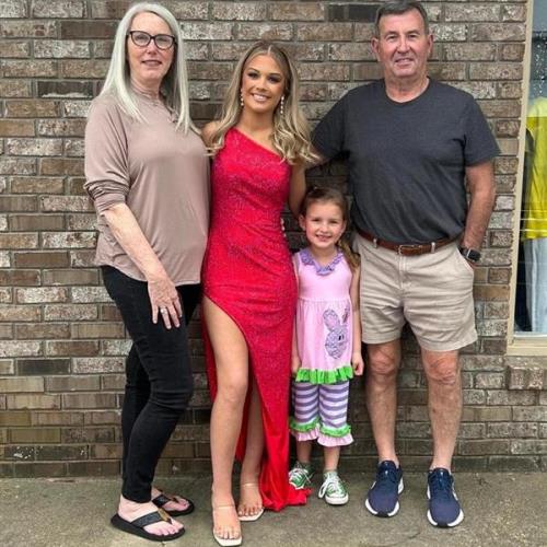 Mimi, Chaney, Annleigh, and Poppa