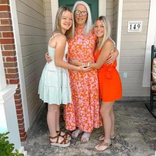 Farrah, Mimi, Chaney