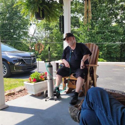 Relaxing at Leroy's (KY)