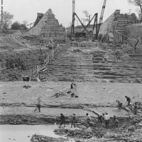 The building of Huffman dam