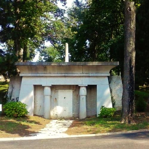 Receiving Vault at Woodland (1847). Matilda Stanley was in here for 9 months so it gave people time to travel, especially from Europe.