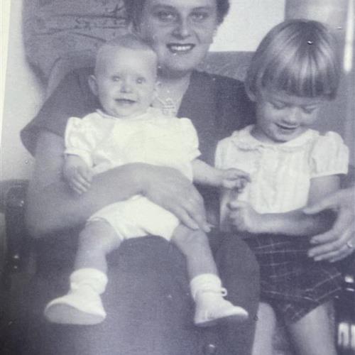Mom with Joan (right) and Gayle.