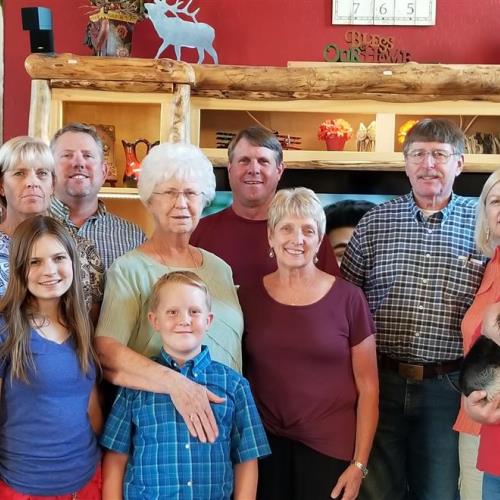 (BR) Robert, Mike, & Terry (MR) Michelle, De, Pam, Debbie, Meredith (FR) Lindsay, Emily, Ryder & Chilie