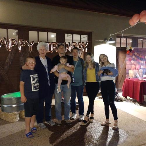 De & grand kids 2019 - 80th birthday party