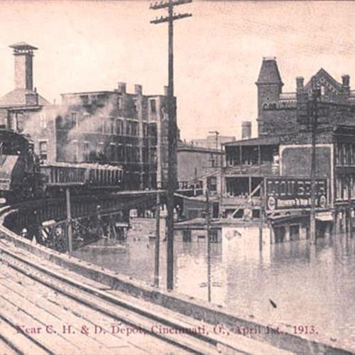 CH&D Depot in Cincinnati 1913-Courtesy of The Public Library of Cincinnati and Hamilton County